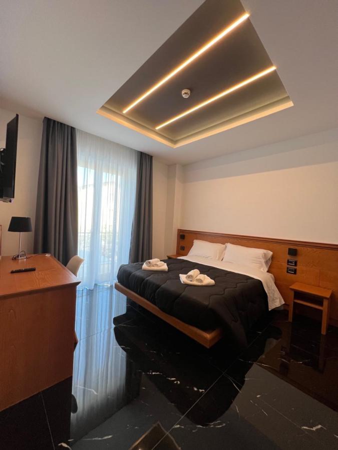 Hotel Tea Deluxe - Praia Прая-а-Маре Экстерьер фото